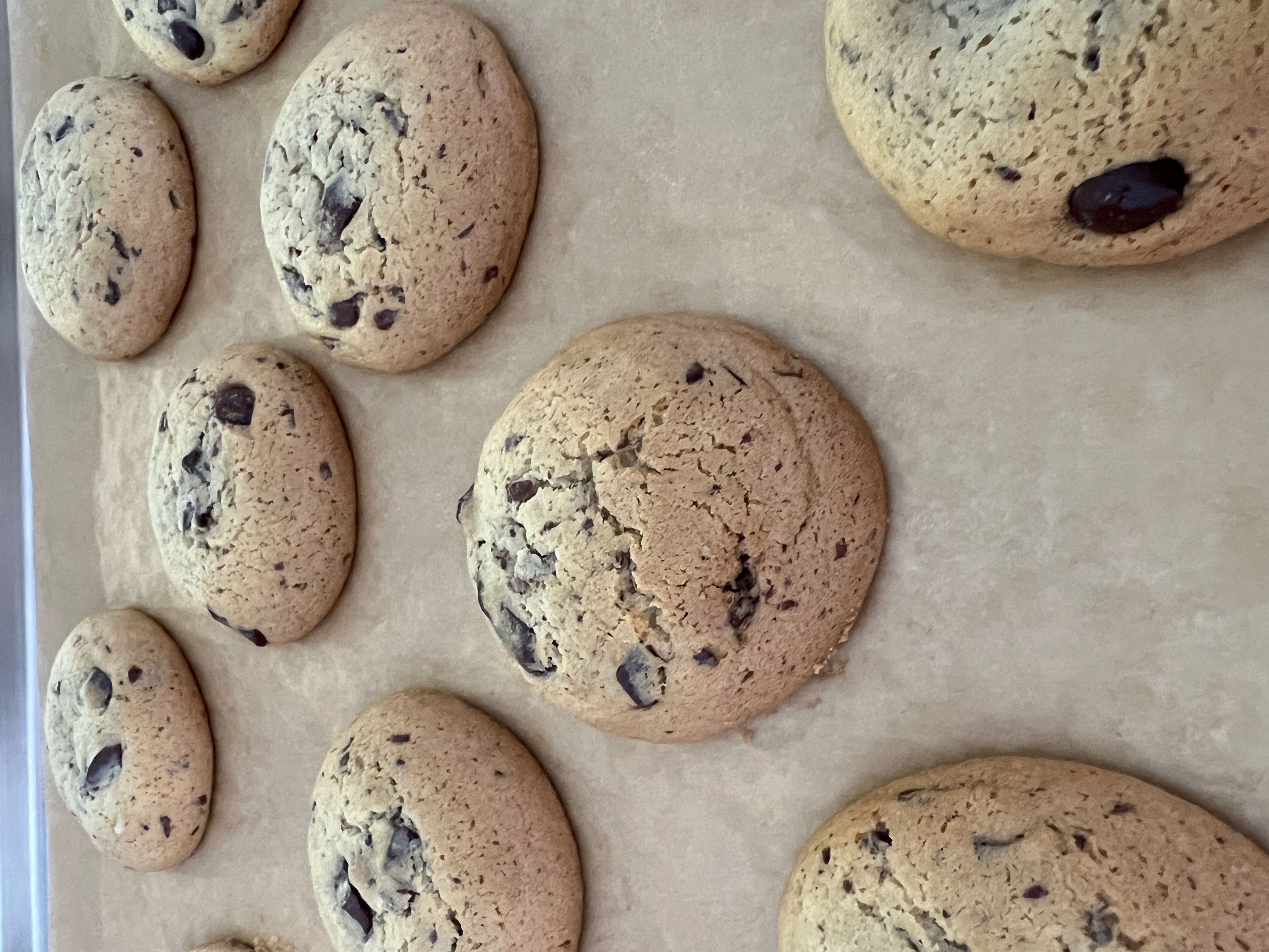 Cookies artesanais recém saídos do forno